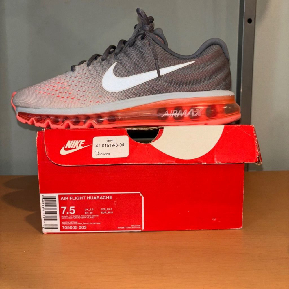 BNWT women’s 7.5 Nike air max 2017